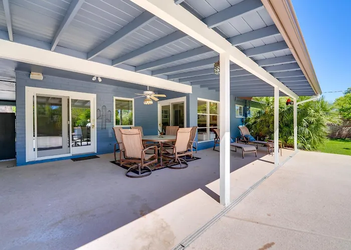 Apartment Golf, Swim & Grill Out: Gem 10 Mi To Dtwn Phoenix