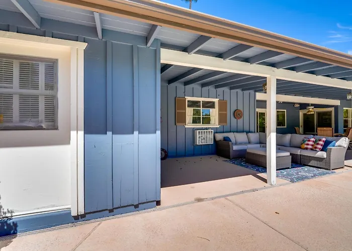 Apartment Golf, Swim & Grill Out: Gem 10 Mi To Dtwn Phoenix