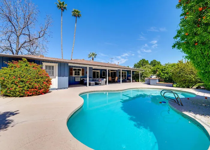 Apartment Golf, Swim & Grill Out: Gem 10 Mi To Dtwn Phoenix